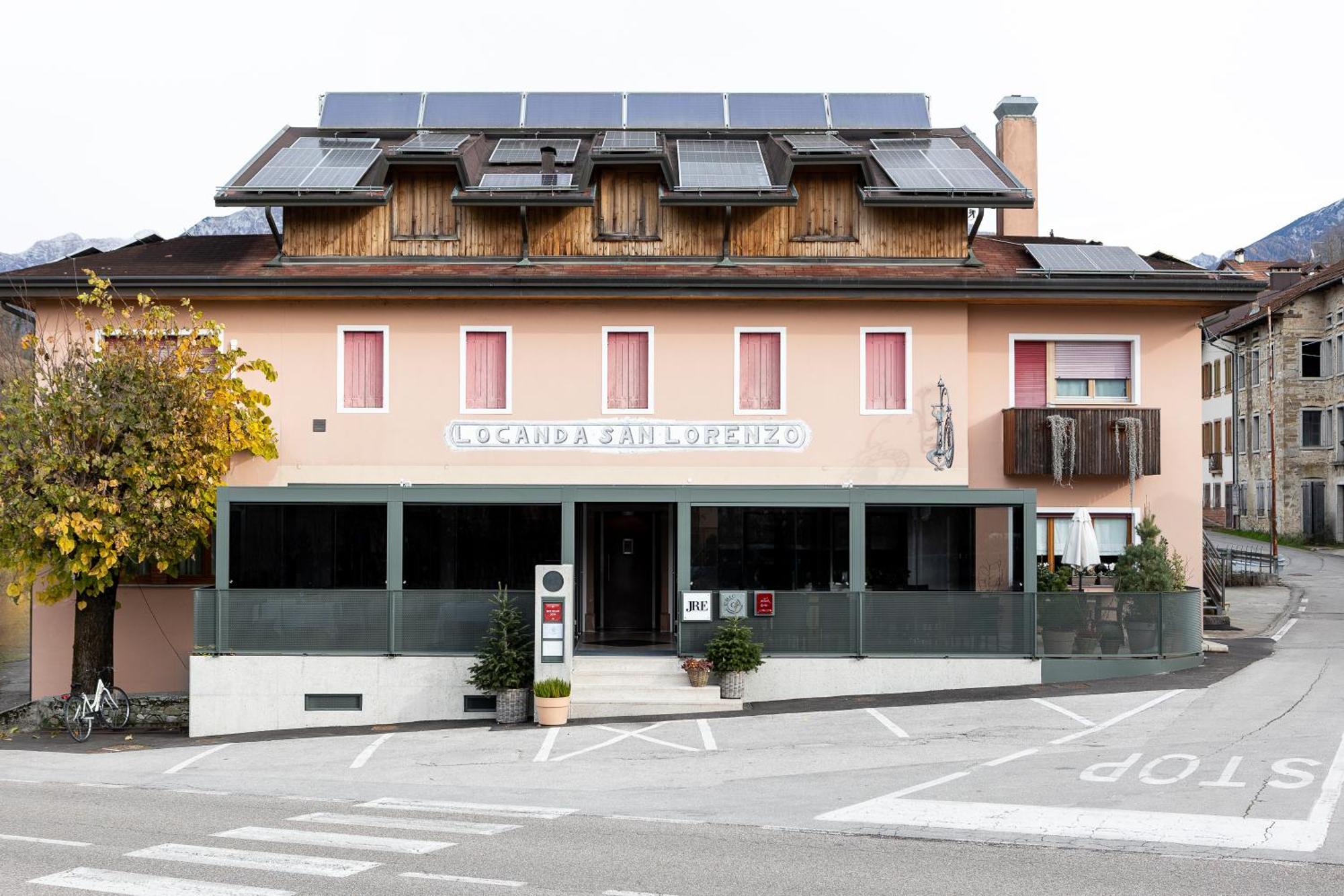 Locanda San Lorenzo Puos dʼAlpago Exterior foto